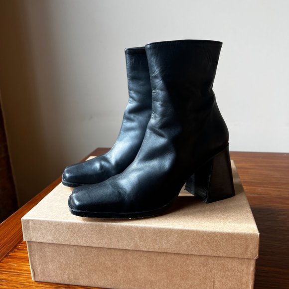 ALOHAS South Black Ankle Boots (Size 8) - Picture 4 of 6